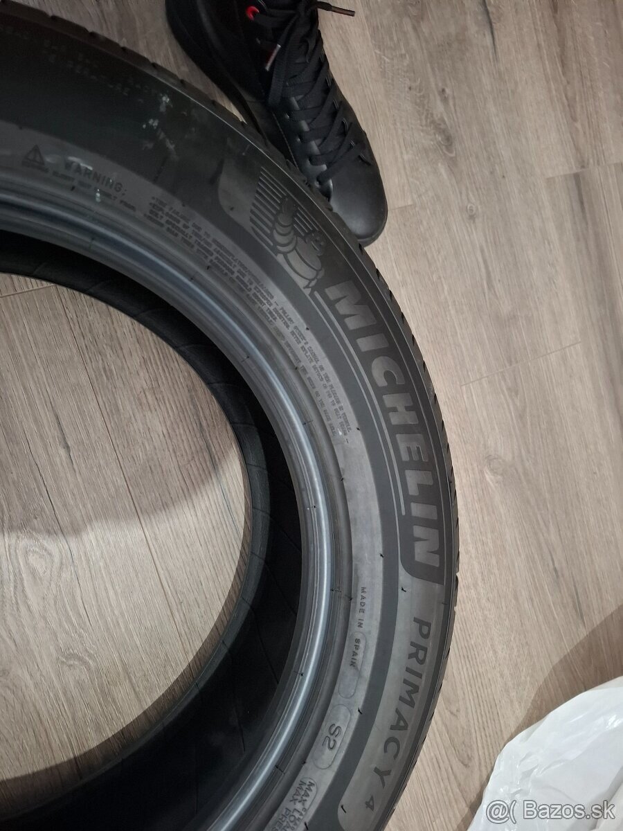 Predám letné pneu : Michelin - Primacy 4 / 215/65 R17 4 kusy - 2