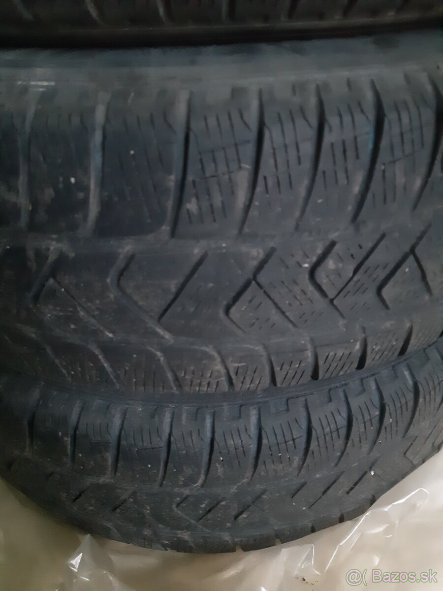 Pirelli 215/70/R16 104H,SUV,pneumatiky - 2