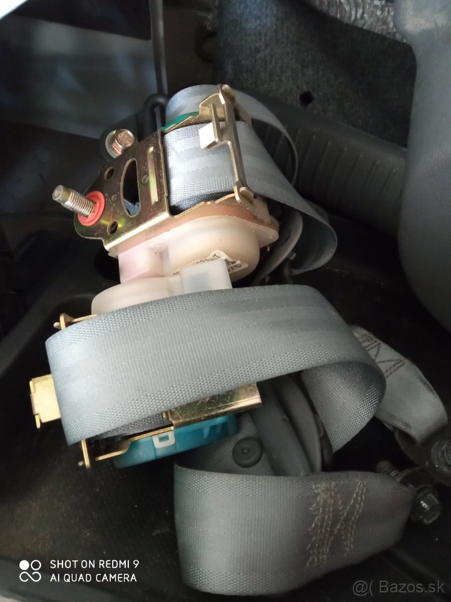 Hyundai getz 1,1 2003 sedačky+int.veci - 2