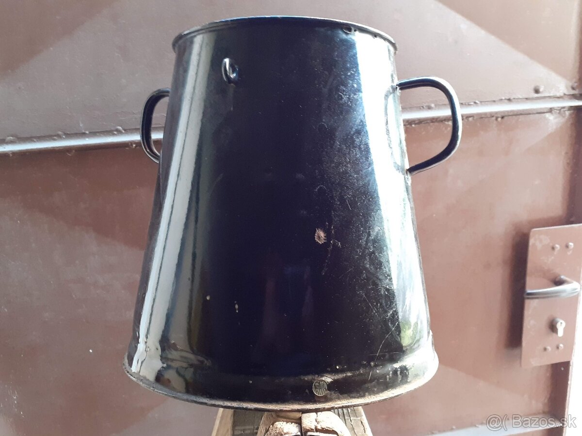 Predám starú kanvicu na masť, vhodná na dekoračné účely - 2