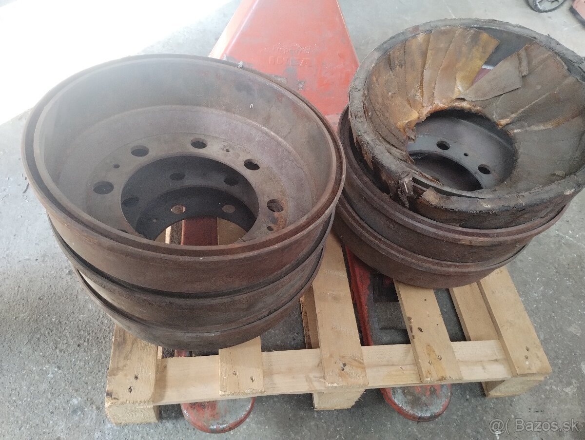 Praga V3S-nové brzdové bubny - 2