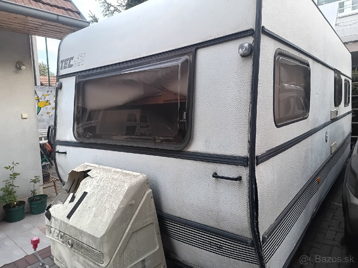 Obytný príves, karavan - 2