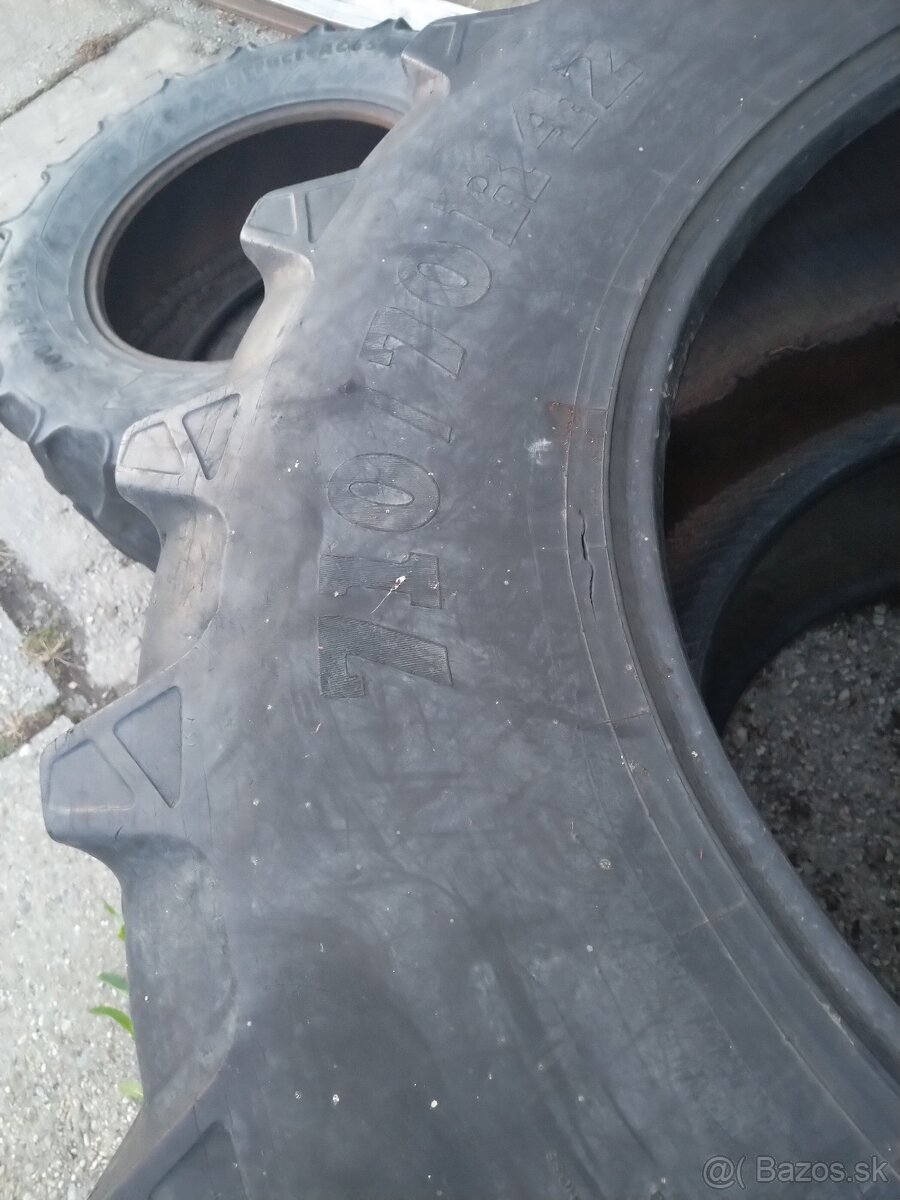Predám traktorovu pneu 710/70 R42 - 2