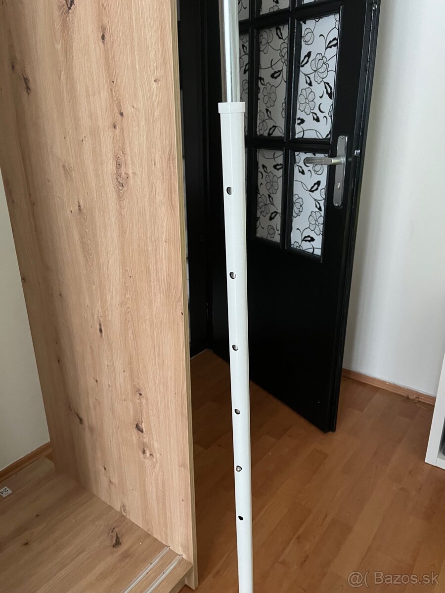 Vešiak na šaty - 2