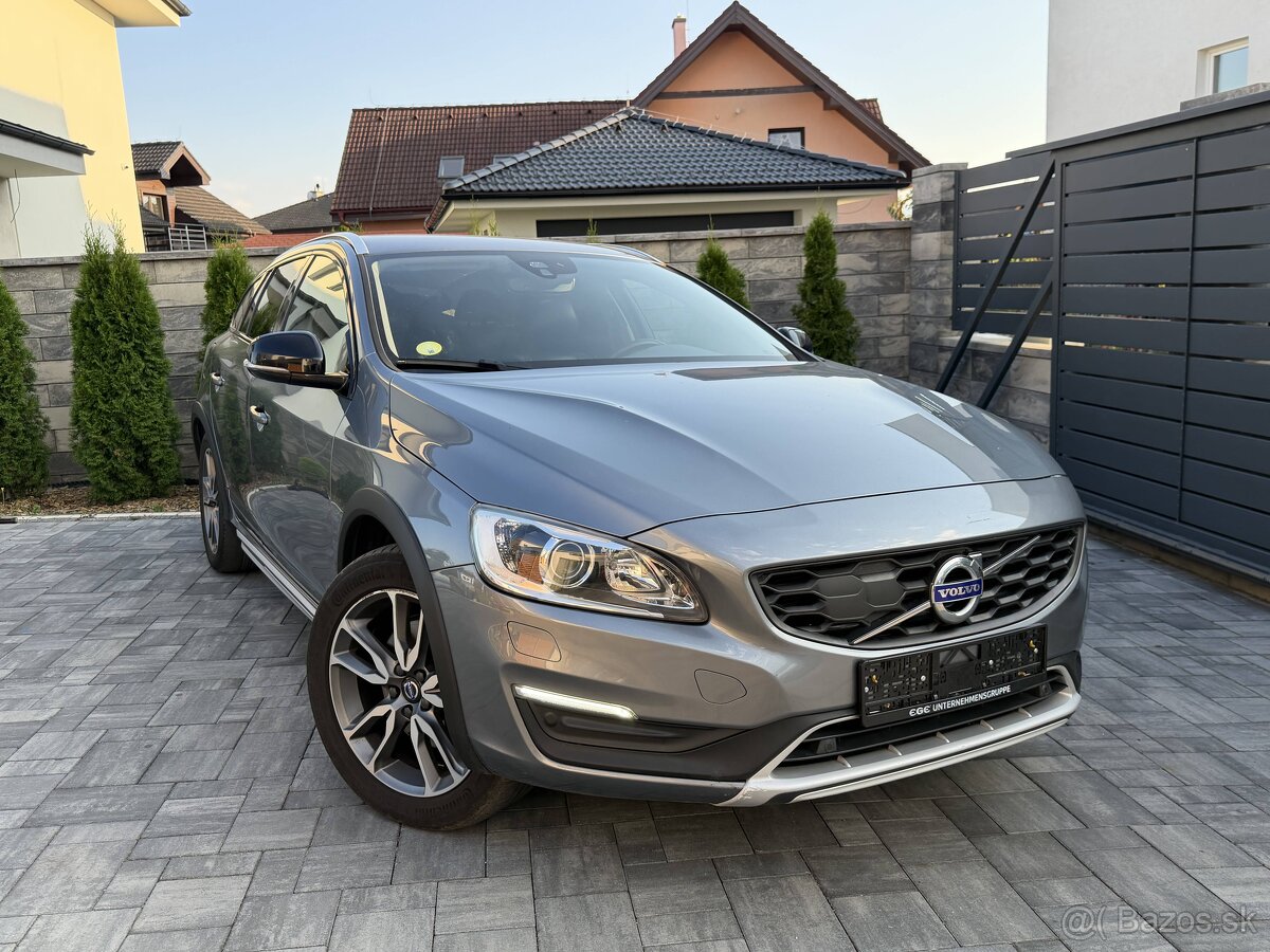 Volvo V60 2.0d 110kw D3 2017 Cross Country - 2