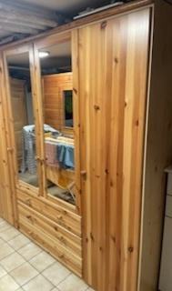 Holíč: Predám 2 skrine - 2