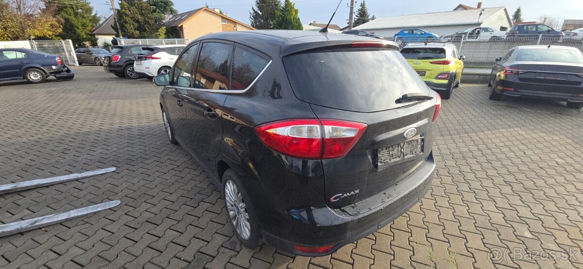 Lacno rozpredám Ford C-max 2010-2019 na náhradné diely - 2