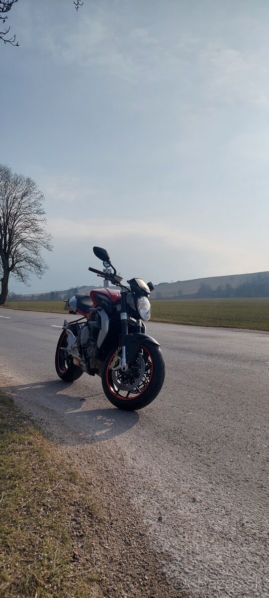 Predám,vymením MV AGUSTA BRUTALE 800 - 2