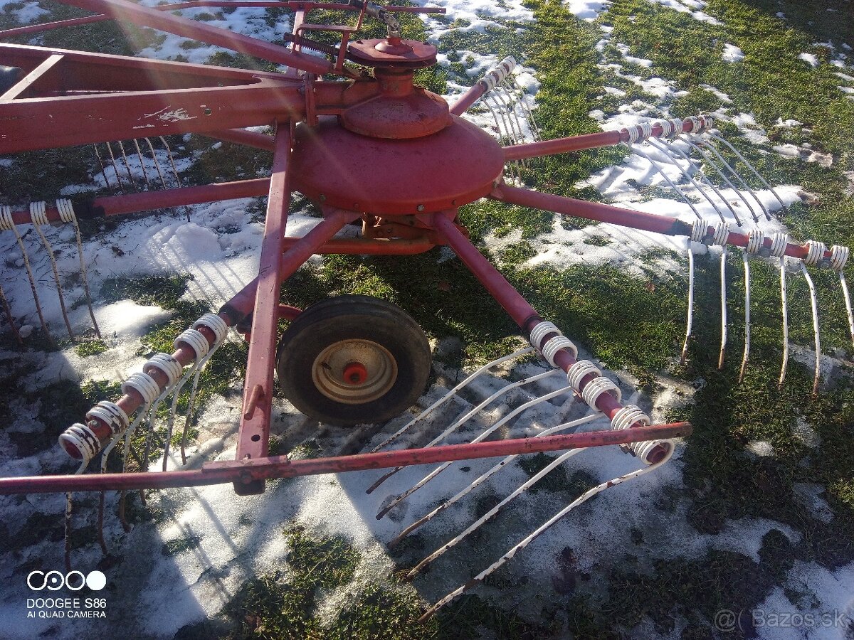 Zhrňovač sena 3,1m - 2