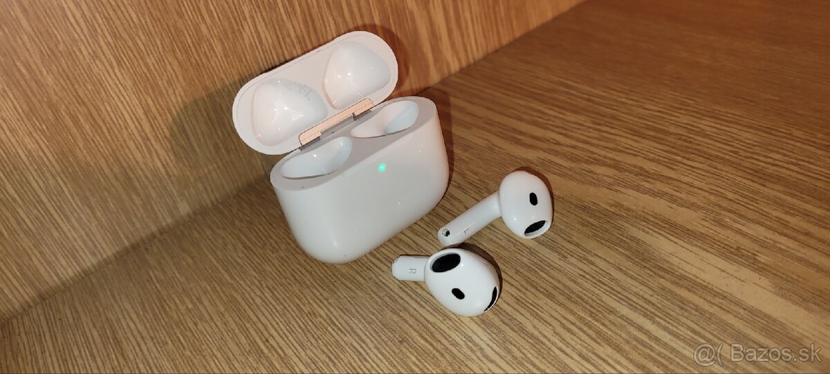 Predám Apple AirPods 4 - 2