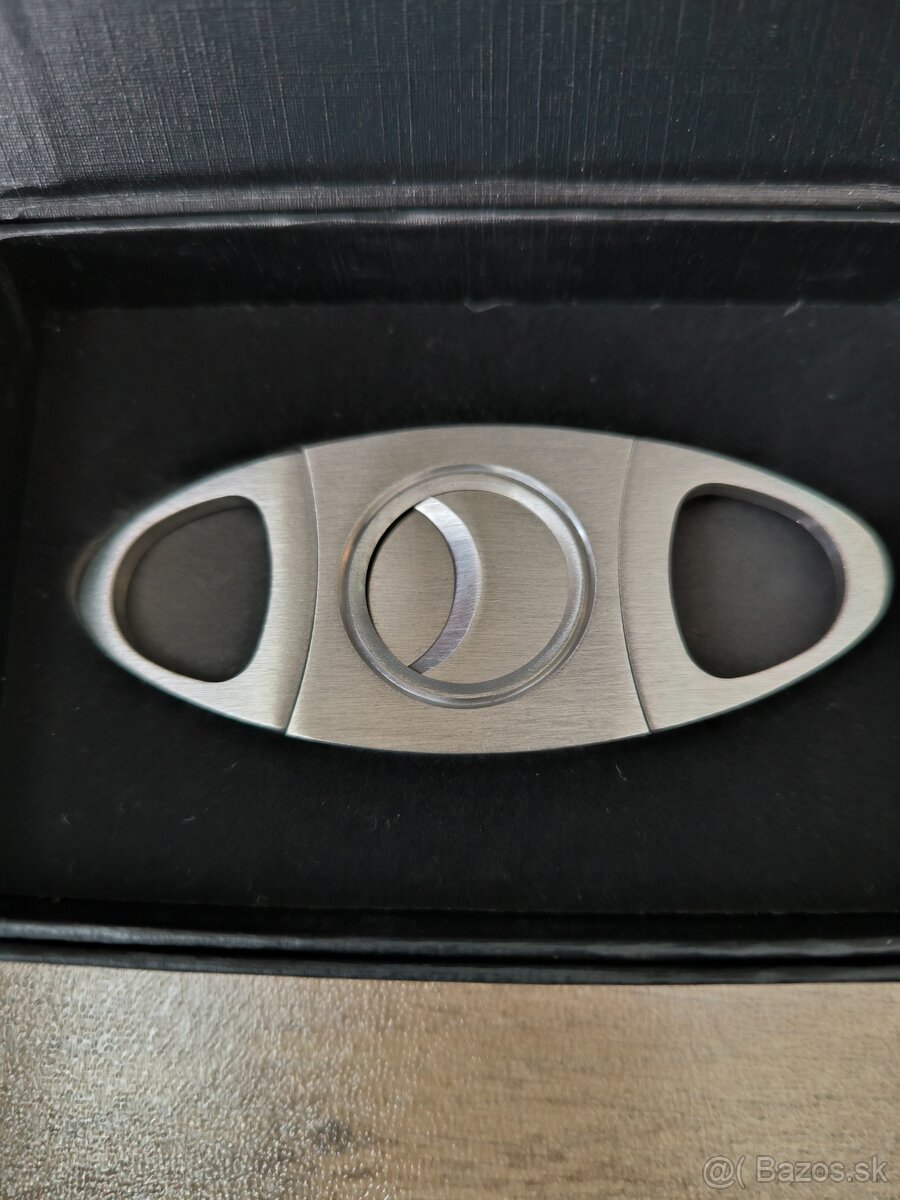 Orezávač na cigary kovový - 2