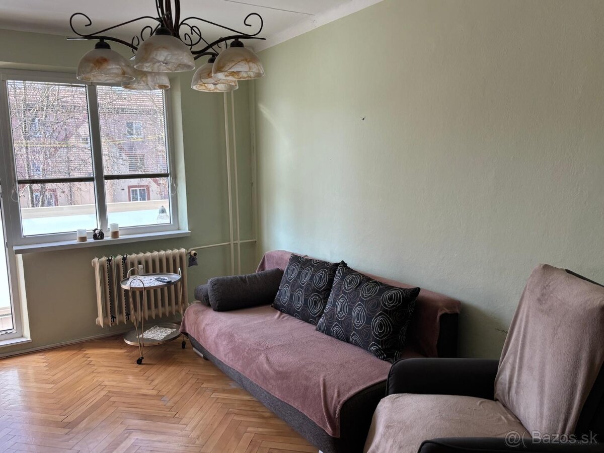 Predám 2-izbový byt v Brezne - 2