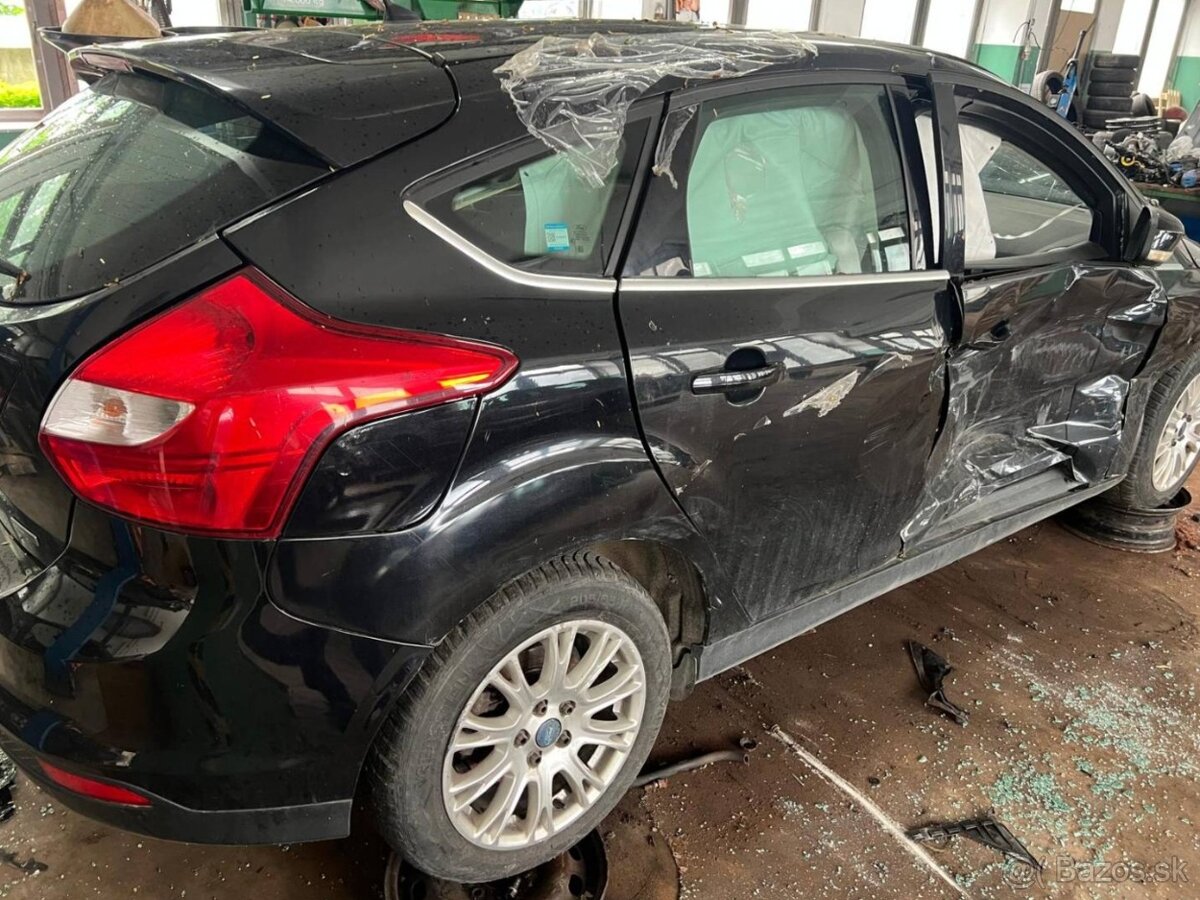 Rozpredám na diely Ford Focus mk3 HB combi - 2