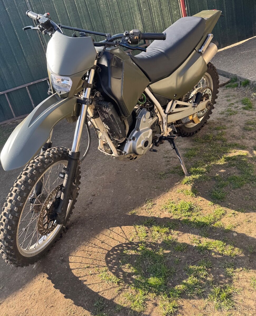 Suzuki DR650 - 2