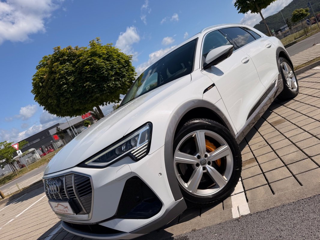 Audi E-tron 55 quattro S line - 2