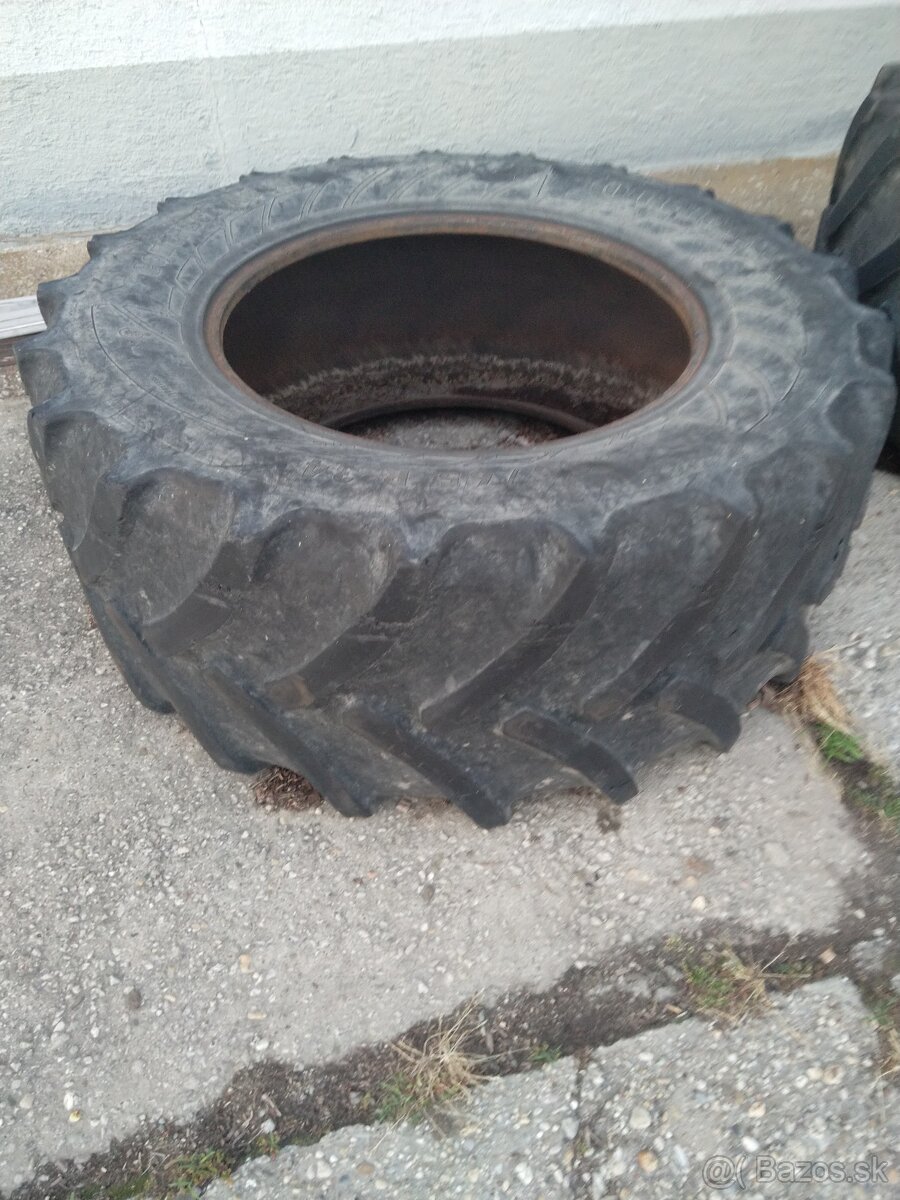 Predám traktorovu pneu 600/65 R34 - 2