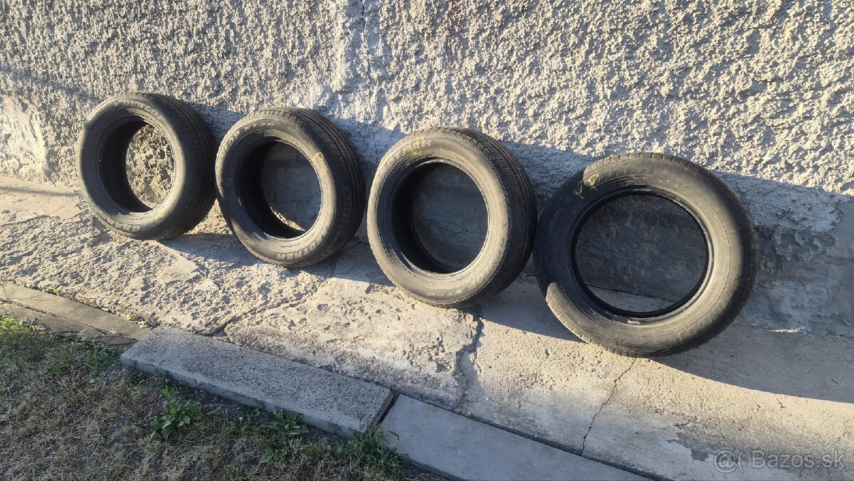 Dunlop R17 225/65 zimné SUV - 2