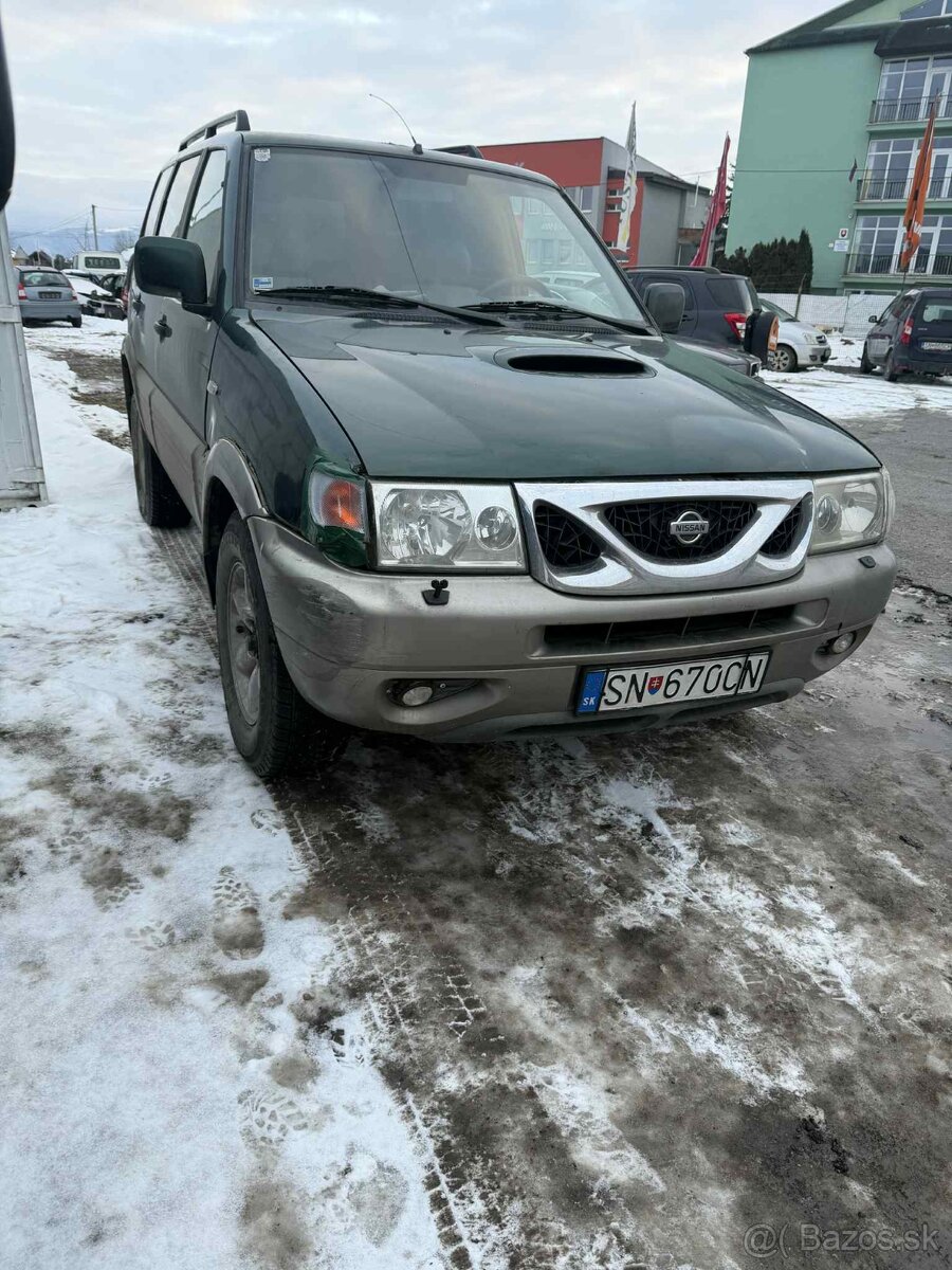 Nissan Terrano II - 2