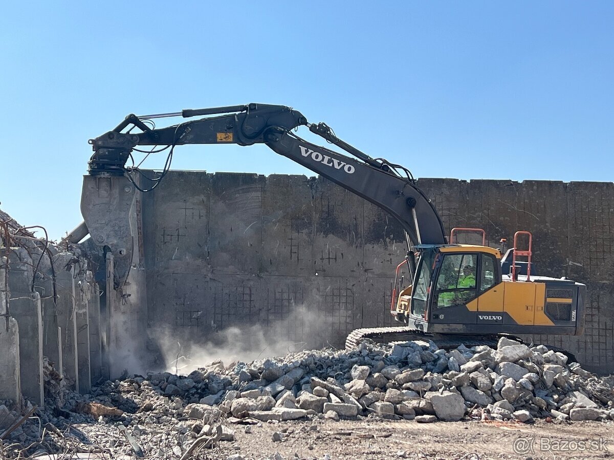 prijmeme STROJNÍKA na JCB 4CX, NÁSTUP IHNEĎ - 2