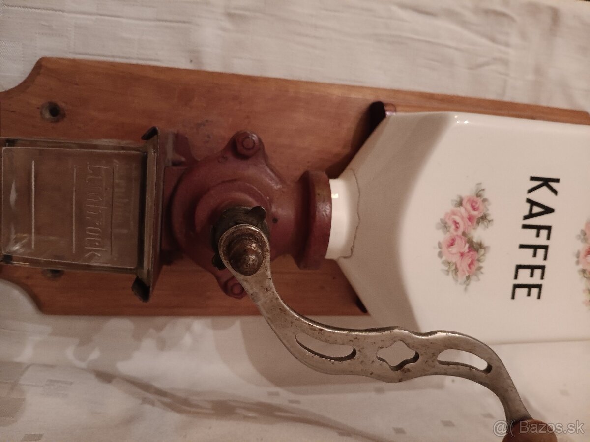 Starožitný mlýnek na kávu - 2