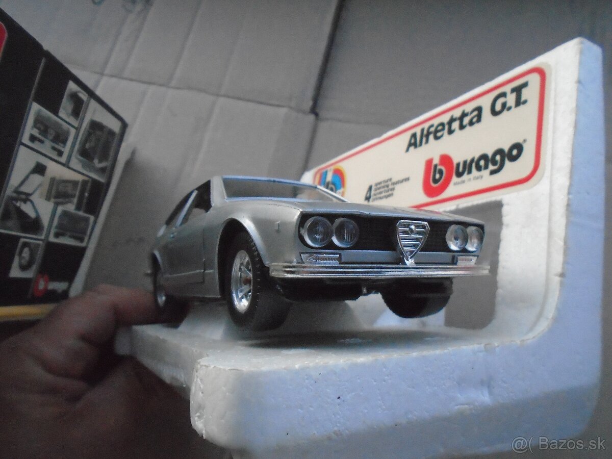 Stara hračka Burago Alfa - 2