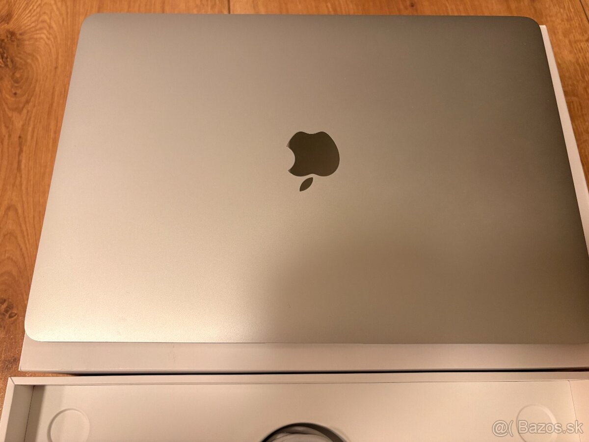 MacBook Air - Retina, 13-palcový 2020 (strieborná farba) - 2