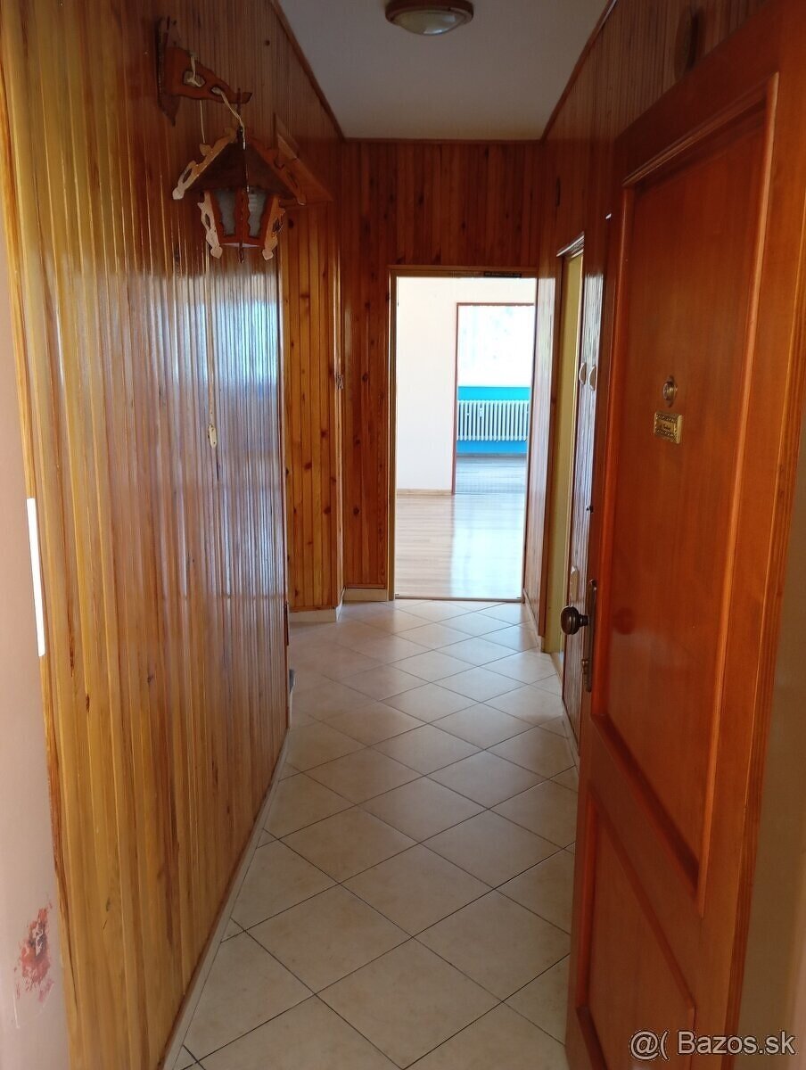 na predaj 3 izbový krásny byt v Ladcoch - 2