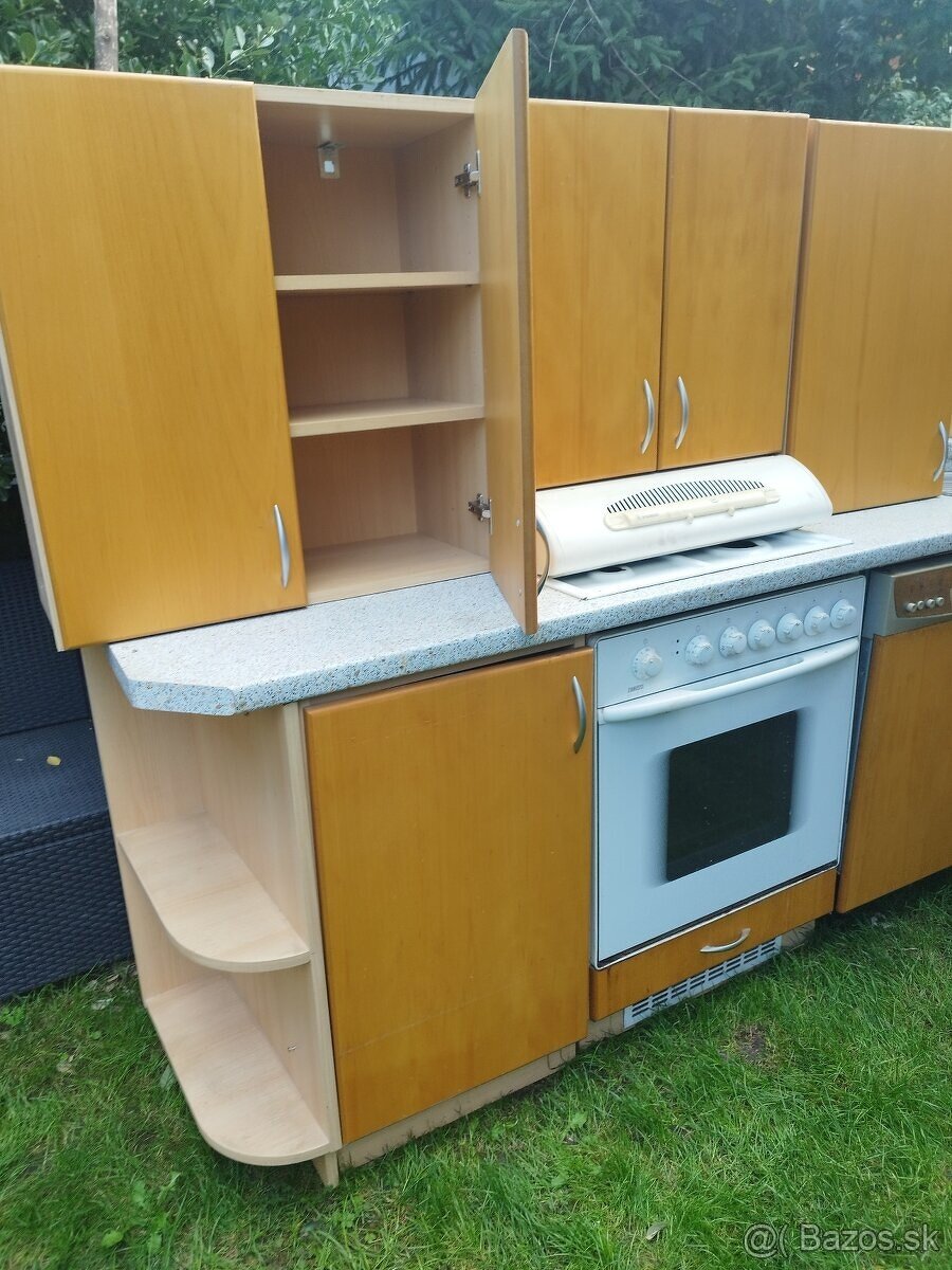 Kuchynská linka +spotrebiče - 2