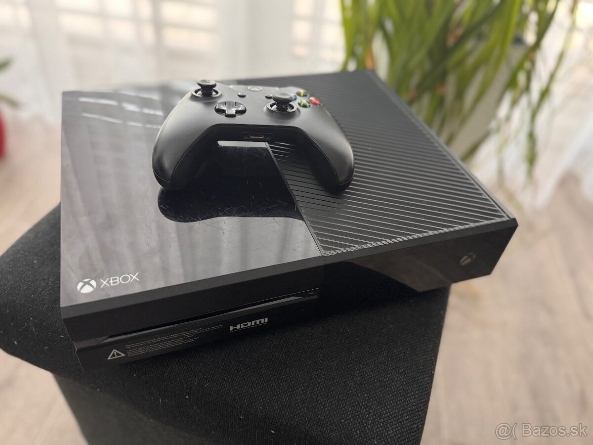 Predáme Xbox one 500GB - 2