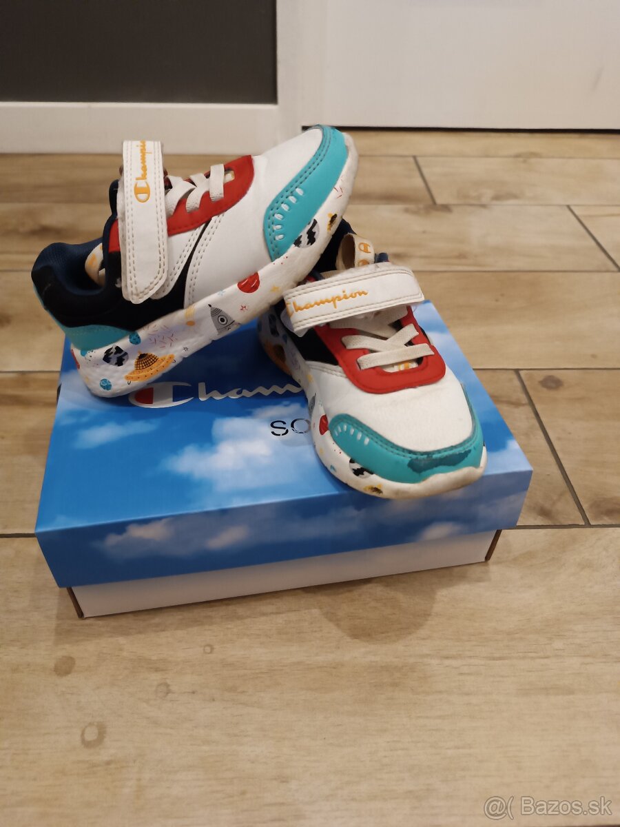 Vans 22, Champion 24 - 2