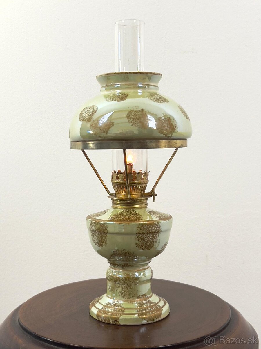 Starozitnu petrolejku Kosmos - 2