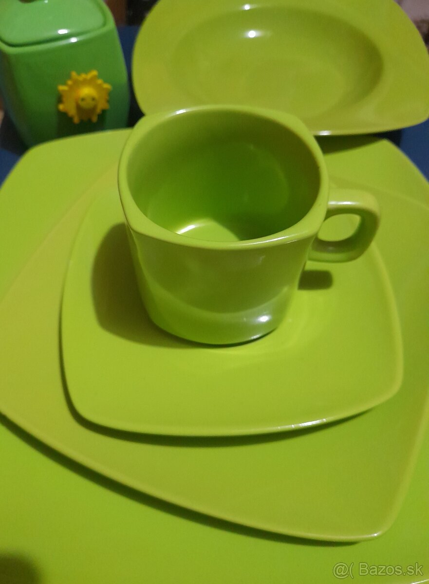 Predám komplet sadu tanierov+šálky - 2