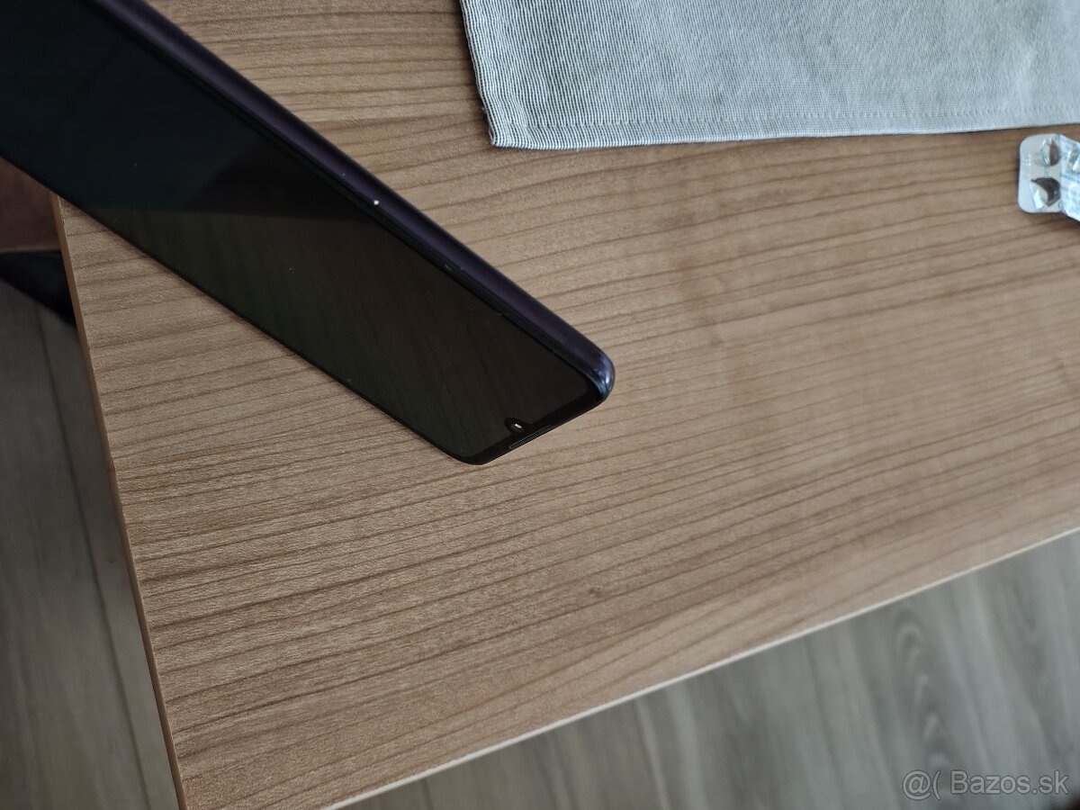 Motorola one zoom - 2