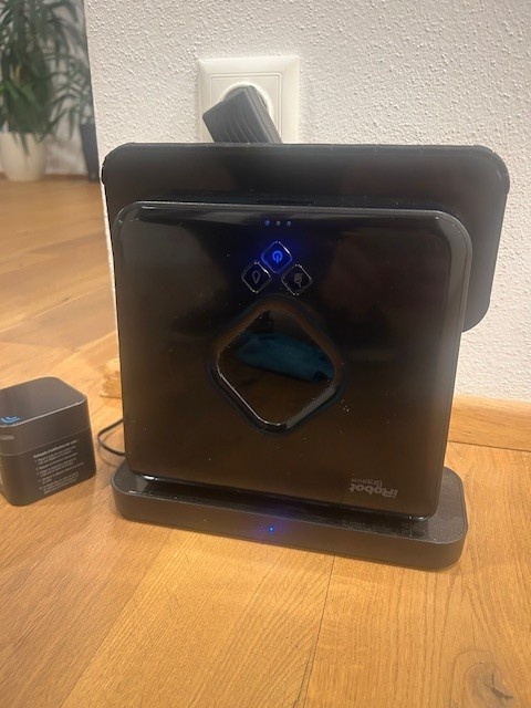 Robotický mop iRobot Braava 380 - 2