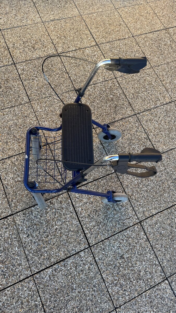 Chodítko pre seniorov štvorkolesové - 2