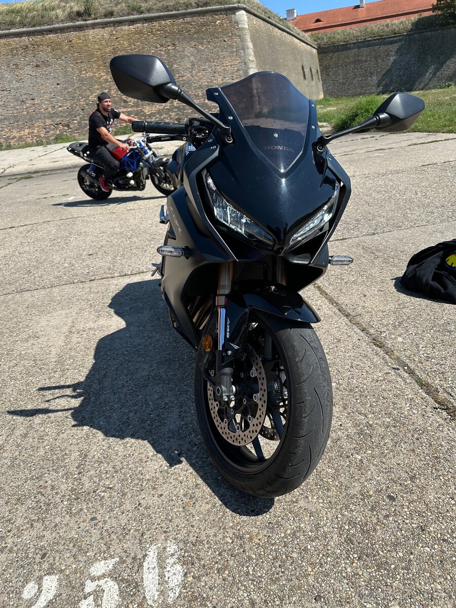 Honda cbr650r - 2