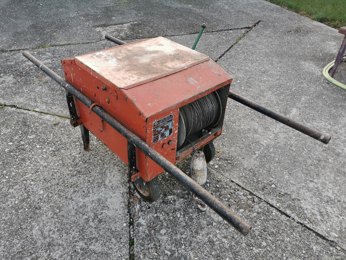 Stavebný výťah SVŠ 125 A - 2