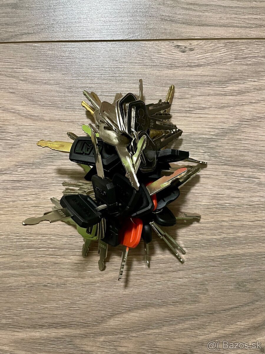 Originál kluče na stavebné stroje - 2