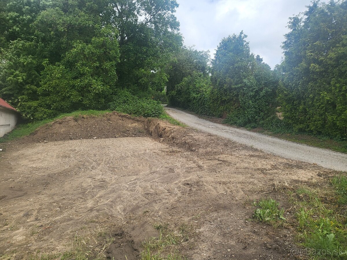 NA PREDAJ POZEMOK BENIAKOVCE - 2