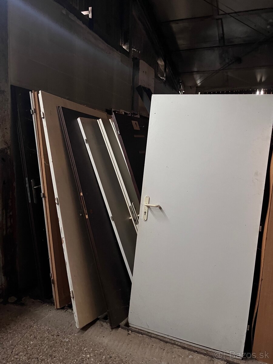 Dreveny nábytok - 2