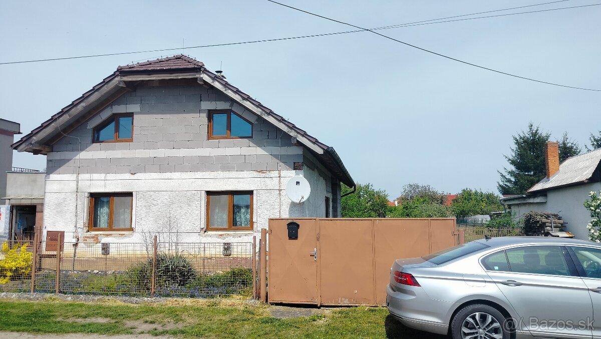 Predám starší rodinný dom s prístavbou – 646 m² pozemok - 2