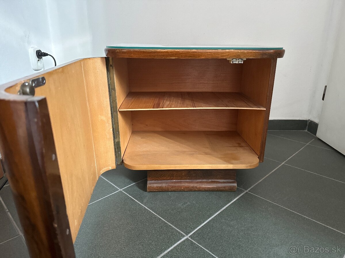 Retro nočný drevený stolík - 2