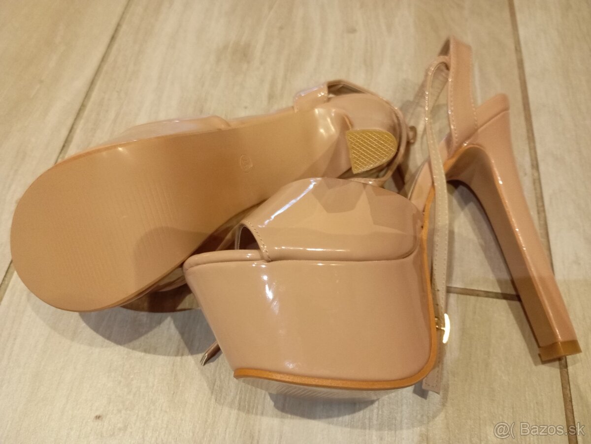 Predam lodicky na platforme - 2