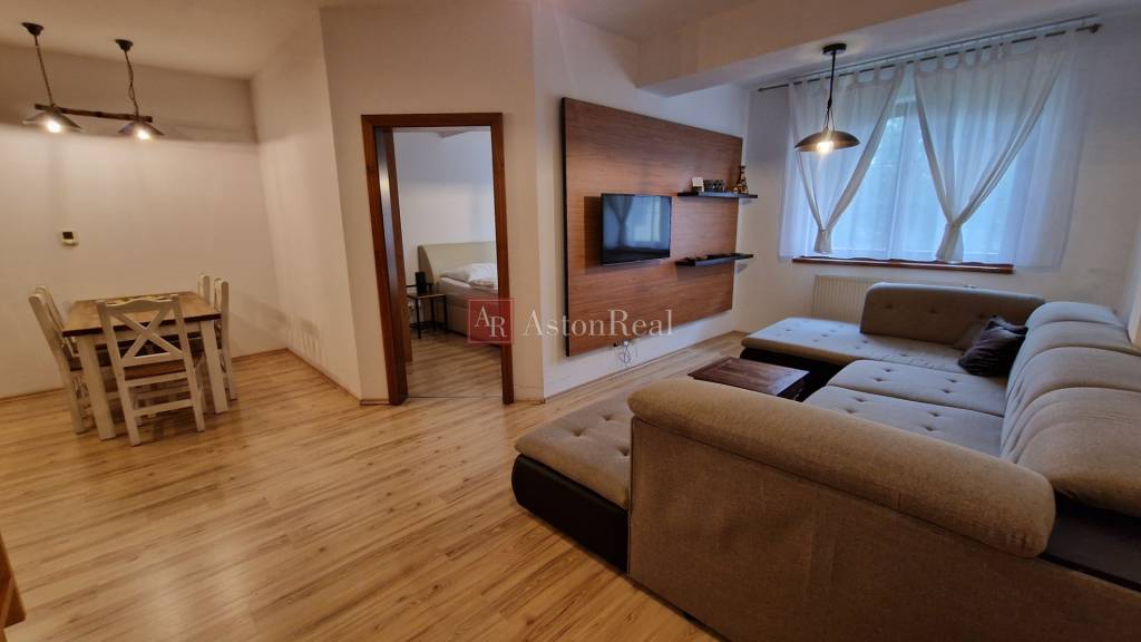 Rekreačný apartmán Vys.Tatry-Veľká Lomnica 57 m2-APARTMÁNY L - 2