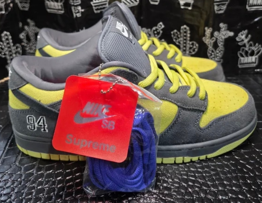 Nike SB Dunk Low x Supreme Grey/Yellow - 2