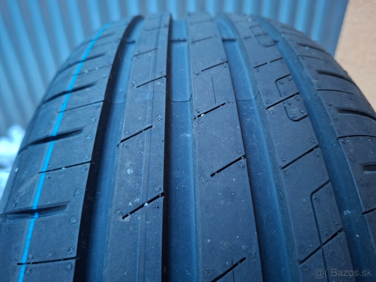 Predám letné pneu.Goodyear Efficient Grip--205/55/17-95V - 2