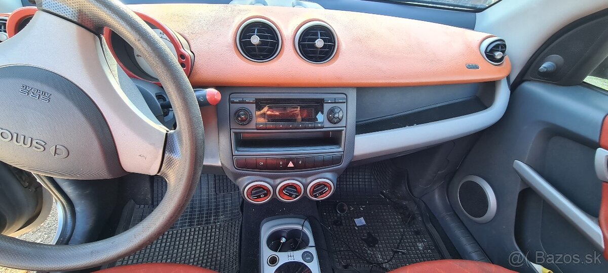 Rozpredám Smart ForFour na súčiastky - 2