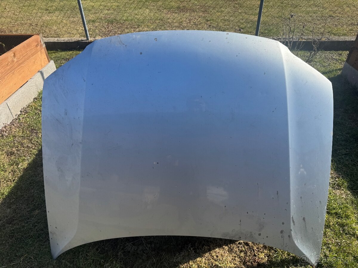 Kapota Vw passat b5,5 čierna / strieborná - 2