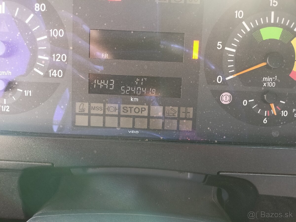 Odtahový speciál, auto přepravník - 2