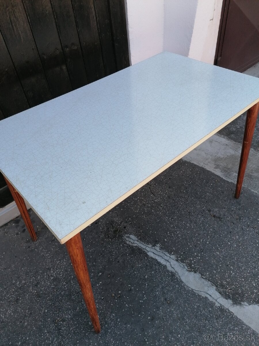 Kuchynský stôl - 2